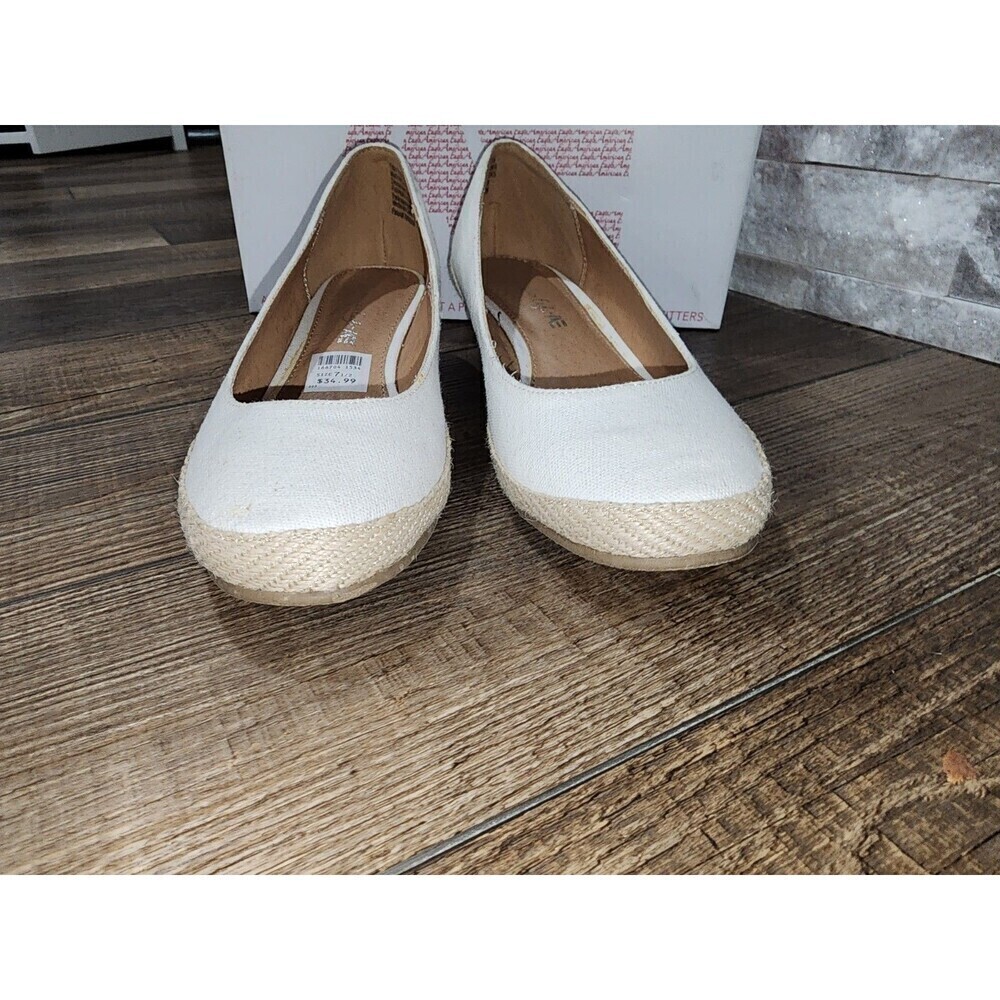 NEW American Eagle Heels Womens 7.5  ELLA White Pump Slip On 166704 White Fabric - Picture 4 of 9